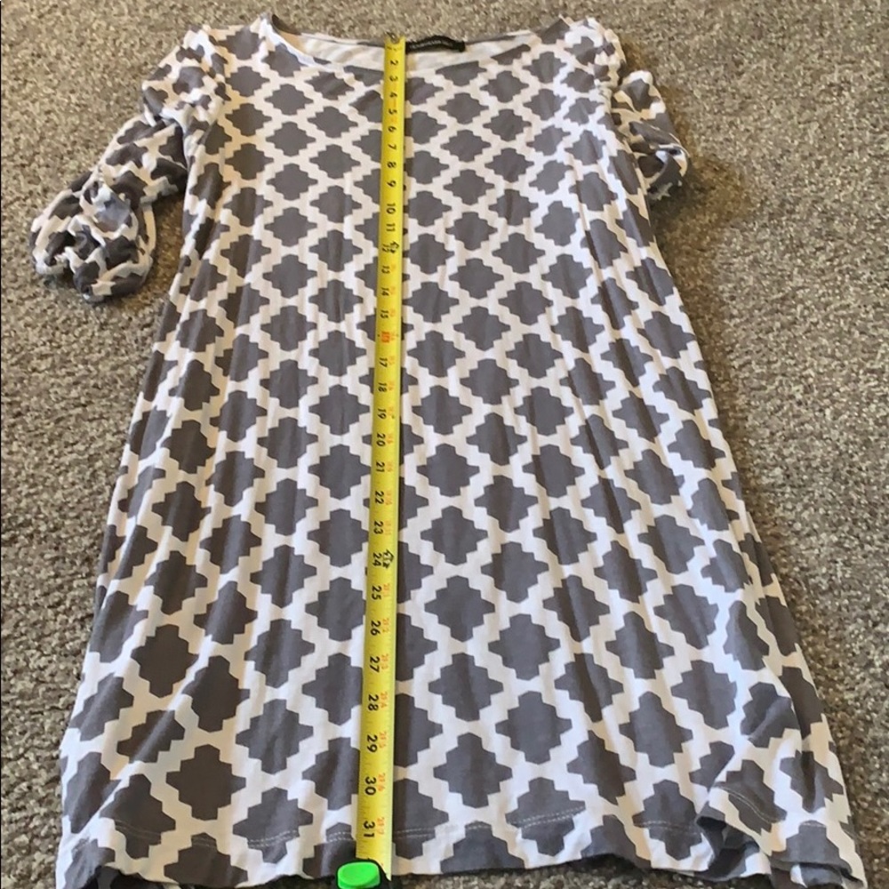 White / Gray 3/4 Length Sleeve Boutique Dress - Picture 5 of 10